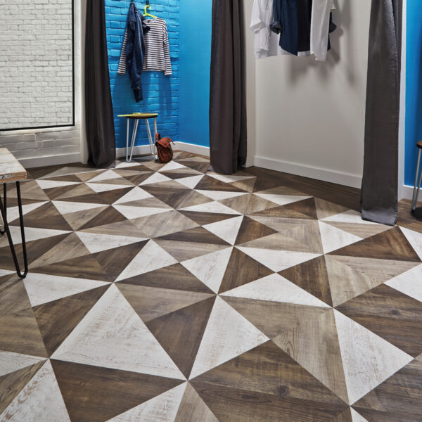 karndean floor_triangles-kp103-kp104-kp105-retailchangingrooms-cameo5-cornerroom