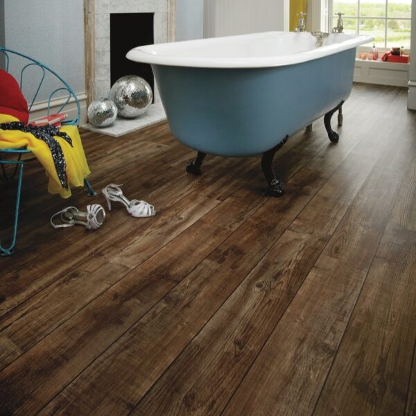 karndean_vinyl floor_KP103 Mid Worn Oak Bathroom P2 CM_knight tile