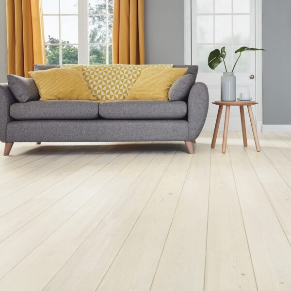karndean_vinyl floor_KP132 Washed Scandi Pine DS12 3mm Living Room Cameo LS1_CM_knight tile