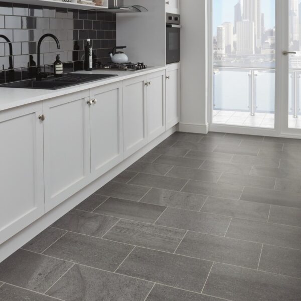 karndean_vinyl floor_ST19 HonedCharcoalSlate Kitchen P3_CM_knight tile