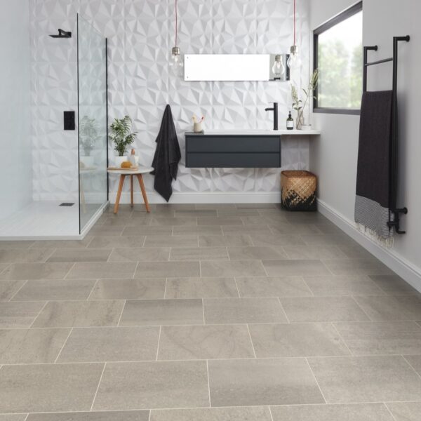 karndean_vinyl floor_ST20 HonedPebbleSlate DS10 3mm Bathroom SQ1_CM_knight tile