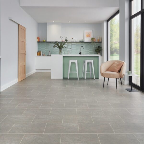 karndean_vinyl floor_ST22 SmokedConcrete Kitchen LS1_CM_knight tile