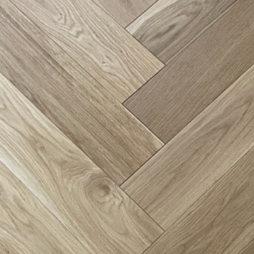 INVISIBLE-Herringbone-bearfoot wood floor