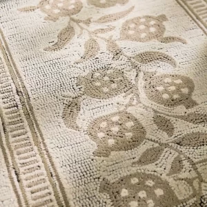 Sanderson Anaar – Flax (148001)